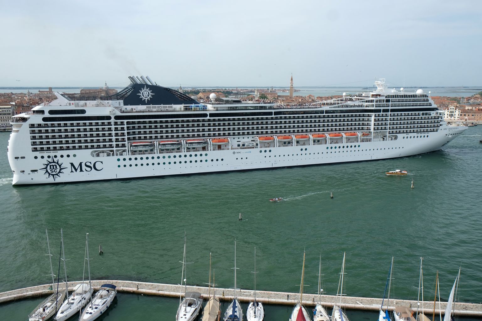 Kruiisilaev MSC Magnifica juunis 2019 Itaalias Veneetsias