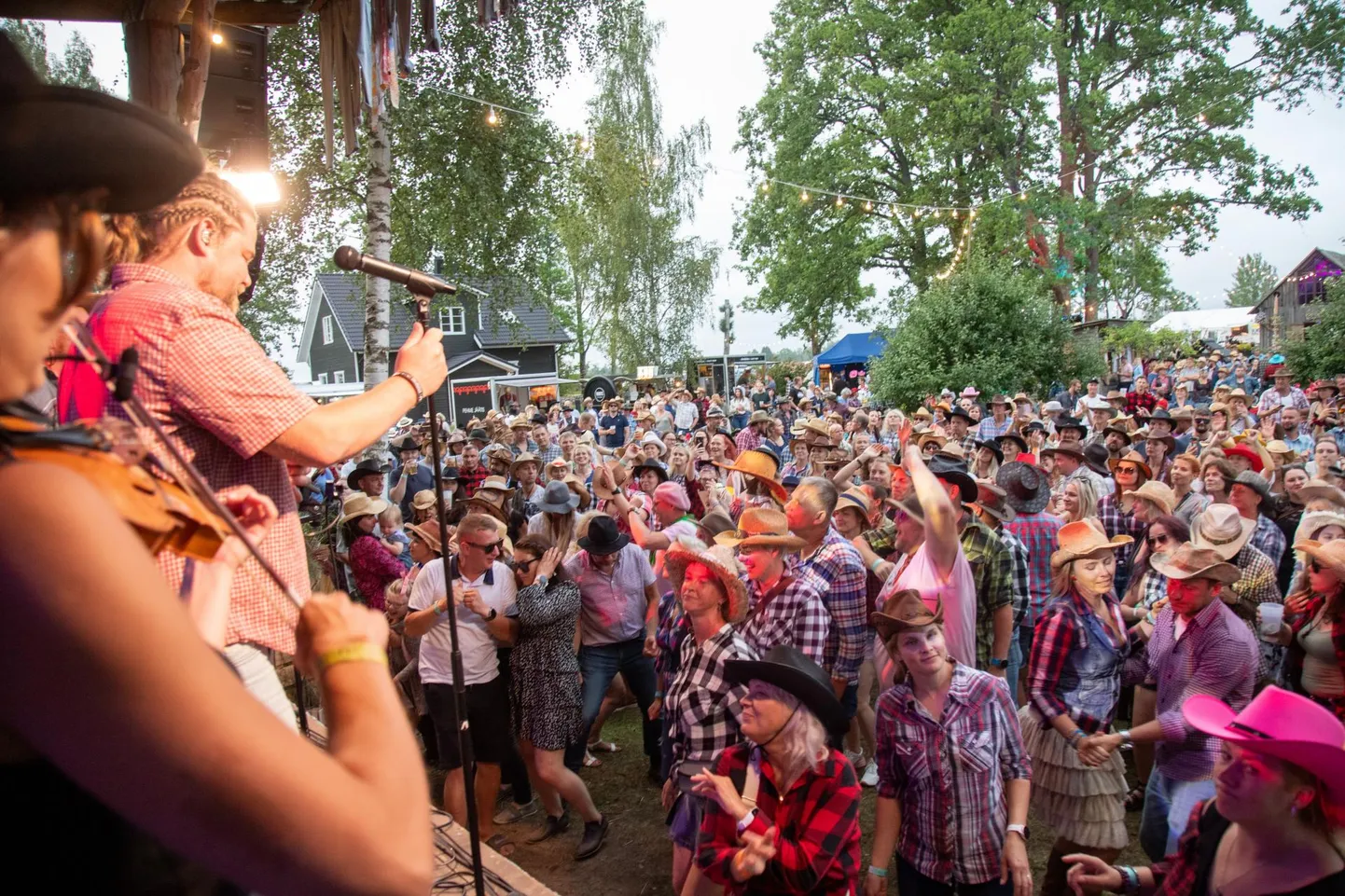Kantrifestival toob Urissaare rantšosse kokku publiku, mille hulka võib mõõta tuhandetes.