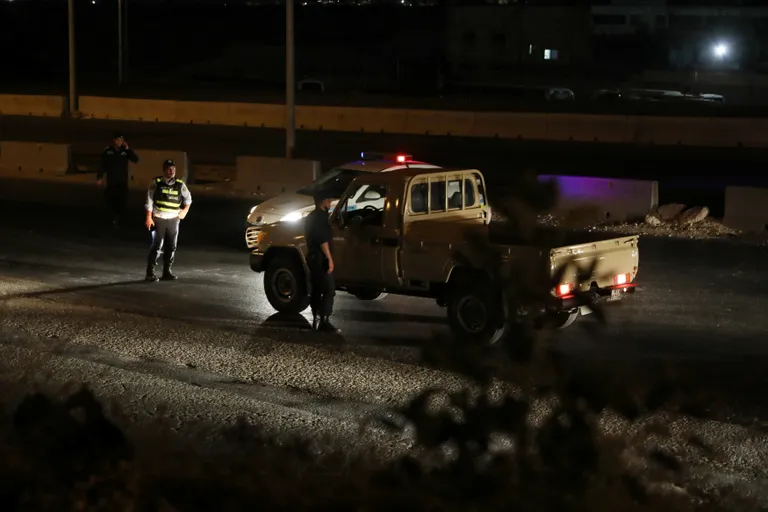 Jordaanias Zarqa linna lähedal plahvatas relvaladu, politsei sulges laoni viivad teed