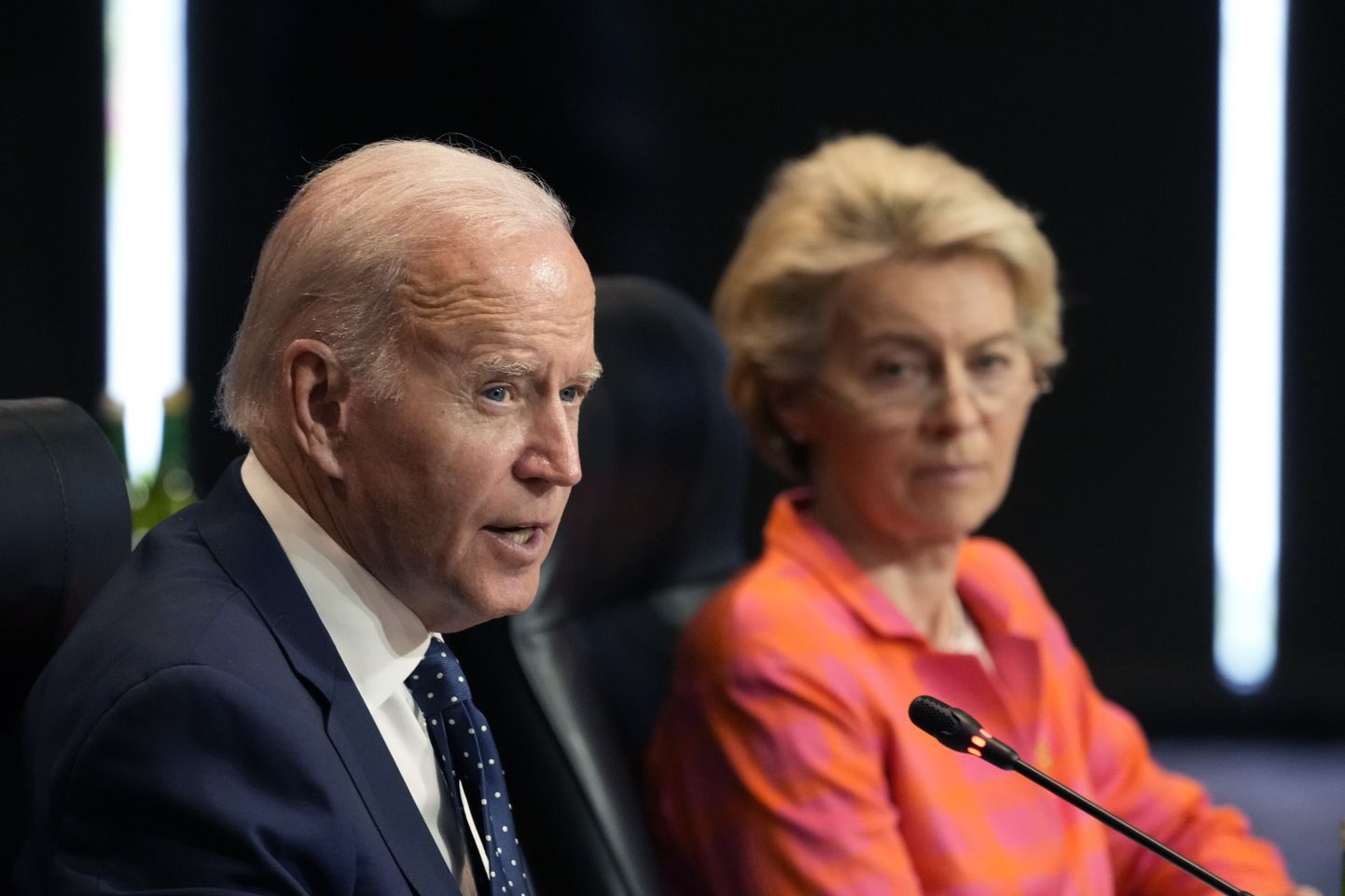 USA president Joe Biden ja Euroopa Komisjoni juht Ursula von der Leyen kevadel ühisel pressikonverentsil.