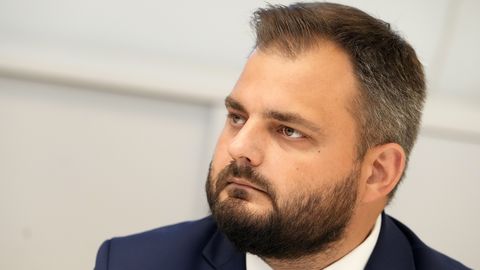 ДЕКЛАРАЦИИ ЧИНОВНИКОВ ⟩ Юревиц в прошлом году получил в Сейме 81 648 евро