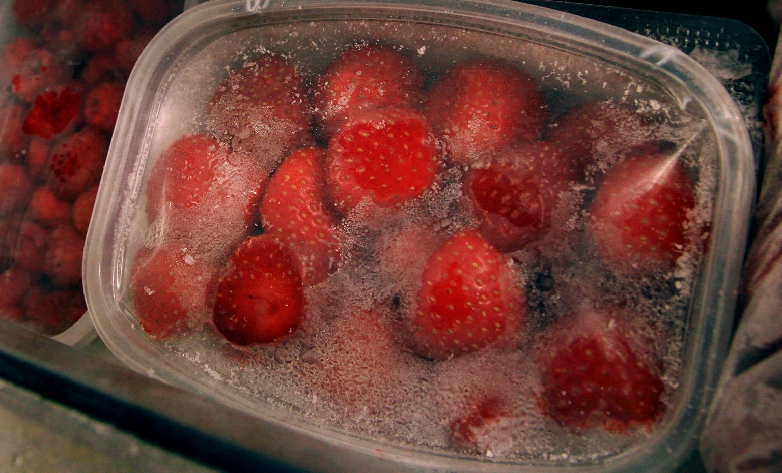 Sügavkülmutatud puuviljad on tavaliselt tervislikud, kuid näiteks soodsasse valmistoitu peaks suhtuma ettevaatusega.