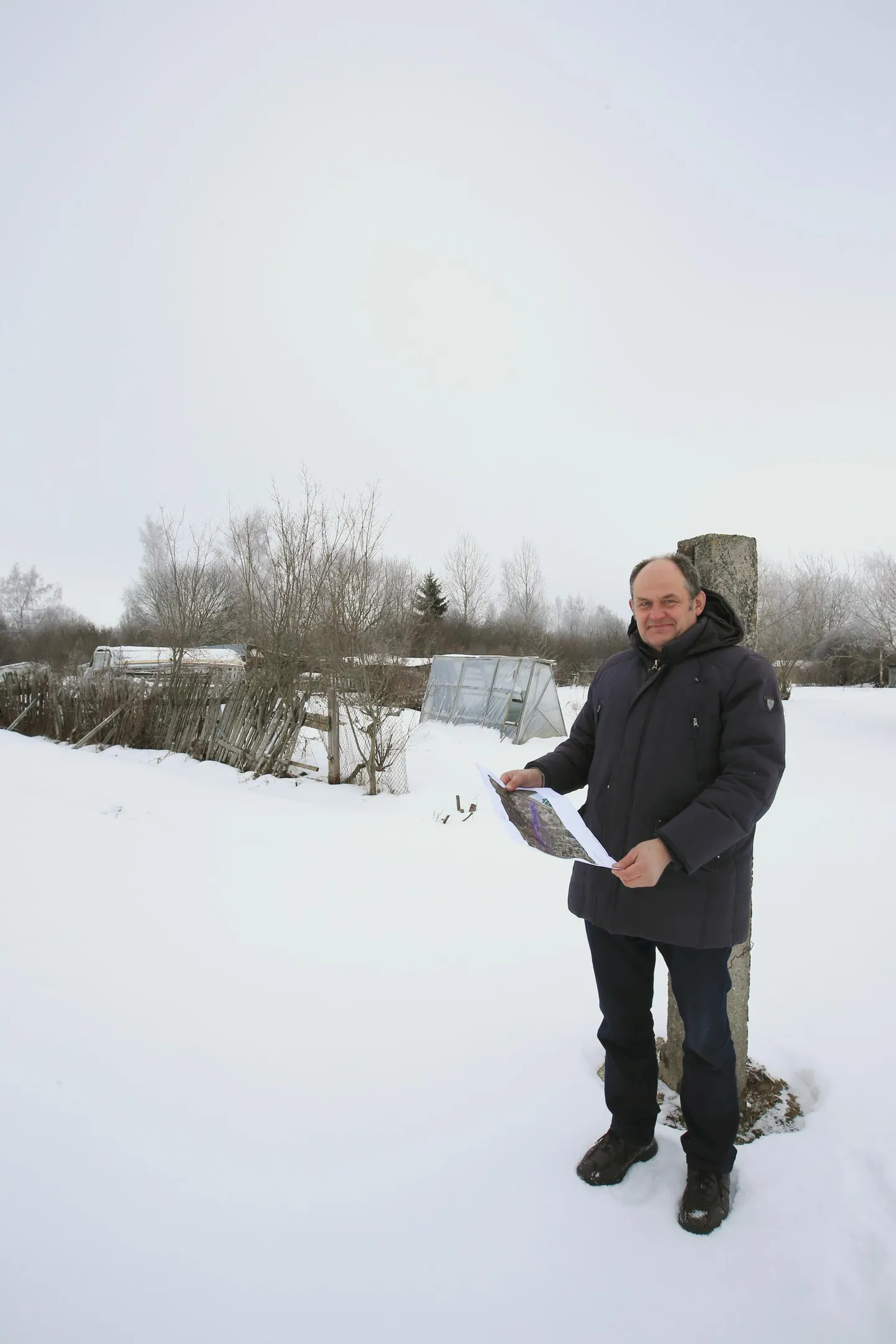 Tartu linnavalitsuse linnapuhastuse peaspetsialist Madis Tammeorg ütles, et Jaamamõisas potipõllumeestele ette valmistatud uuel maa-alal olevatest putkadest, kasvuhoonetest ja viltustest aedadest tuleb plats puhtaks lüüa tulevastel maakasutajatel endil.  Margus Ansu