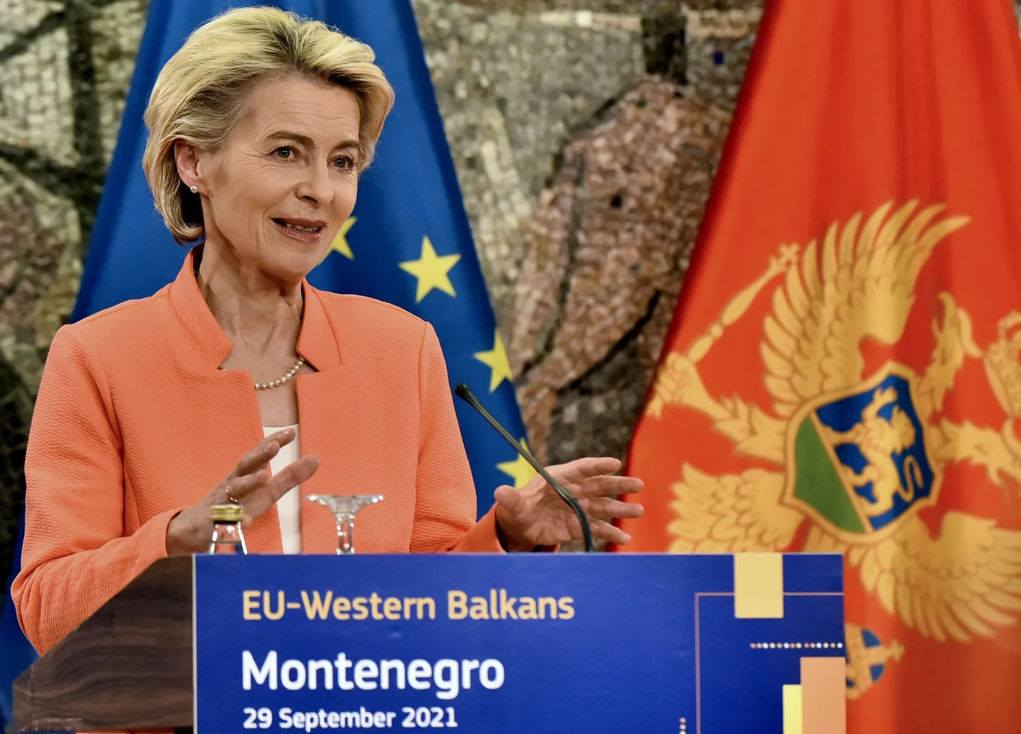 Ursula von der Leyen andis Montenegro-visiidil pressikonverentsi.