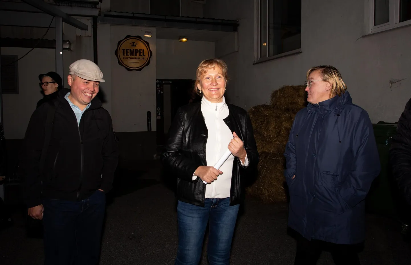EKRE geivastane koosolek kultuuriklubi Templi hoovis. Helle Kullerkupp