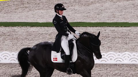 Из-за издевательств над лошадью знаменитая наездница отстранена от Олимпиады