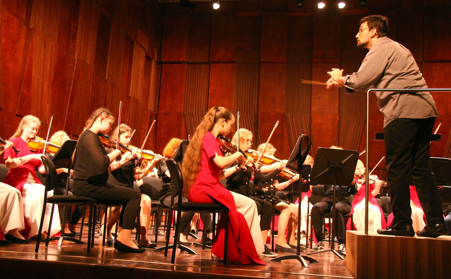 Noorteorkestrite festivalist võttis osa kolmteist muusikakooli üle Eesti.