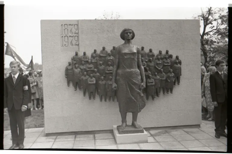 1872. aasta Kreenholmi streigi monument, 1972.