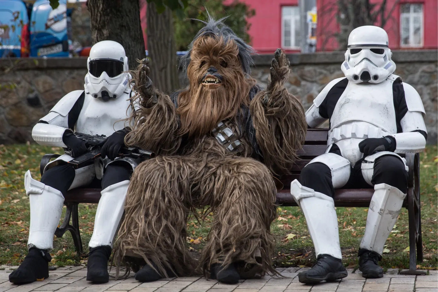 Ukraina internetipartei esindajad Star Warsi tegelaste kostüümides Kiievis.