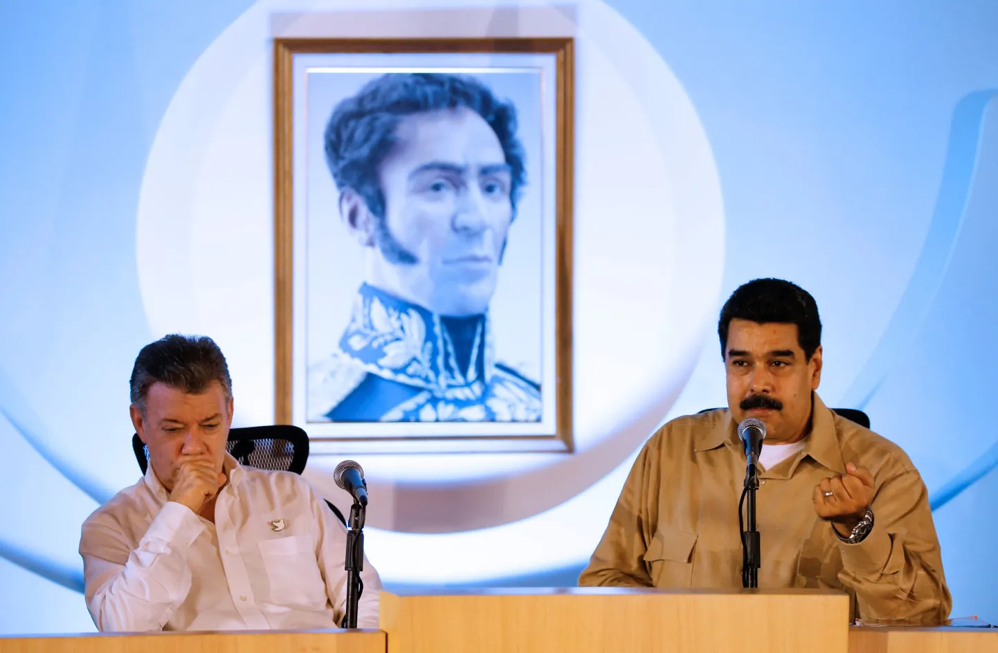 Colombia president Juan Manuel Santos ja Venezuela president Nicolas Maduro arutasid olukorda piiril.