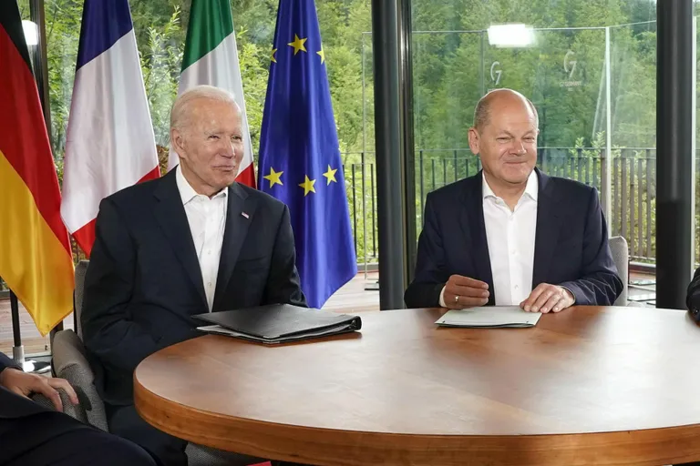 Joe Bideni ja Olaf Scholzi nõuandjate seas on samameelseid, kes on püüdnud Ukrainale antavat sõjalist abi pidurdada.