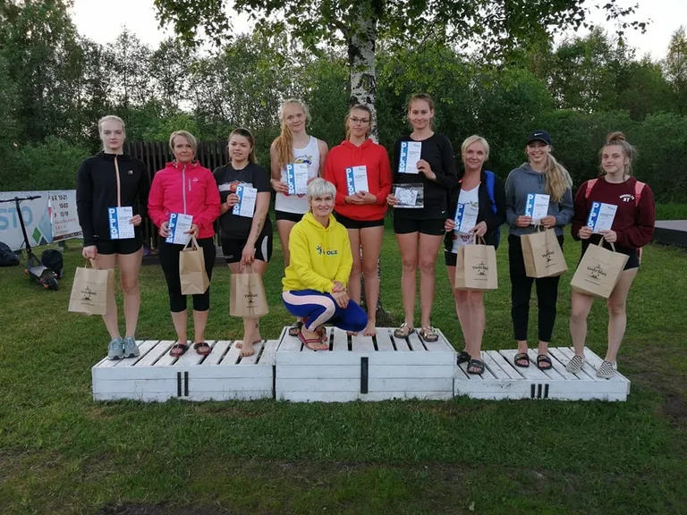 Suvevolle teise etapi naiste turniiri paremad Paides.