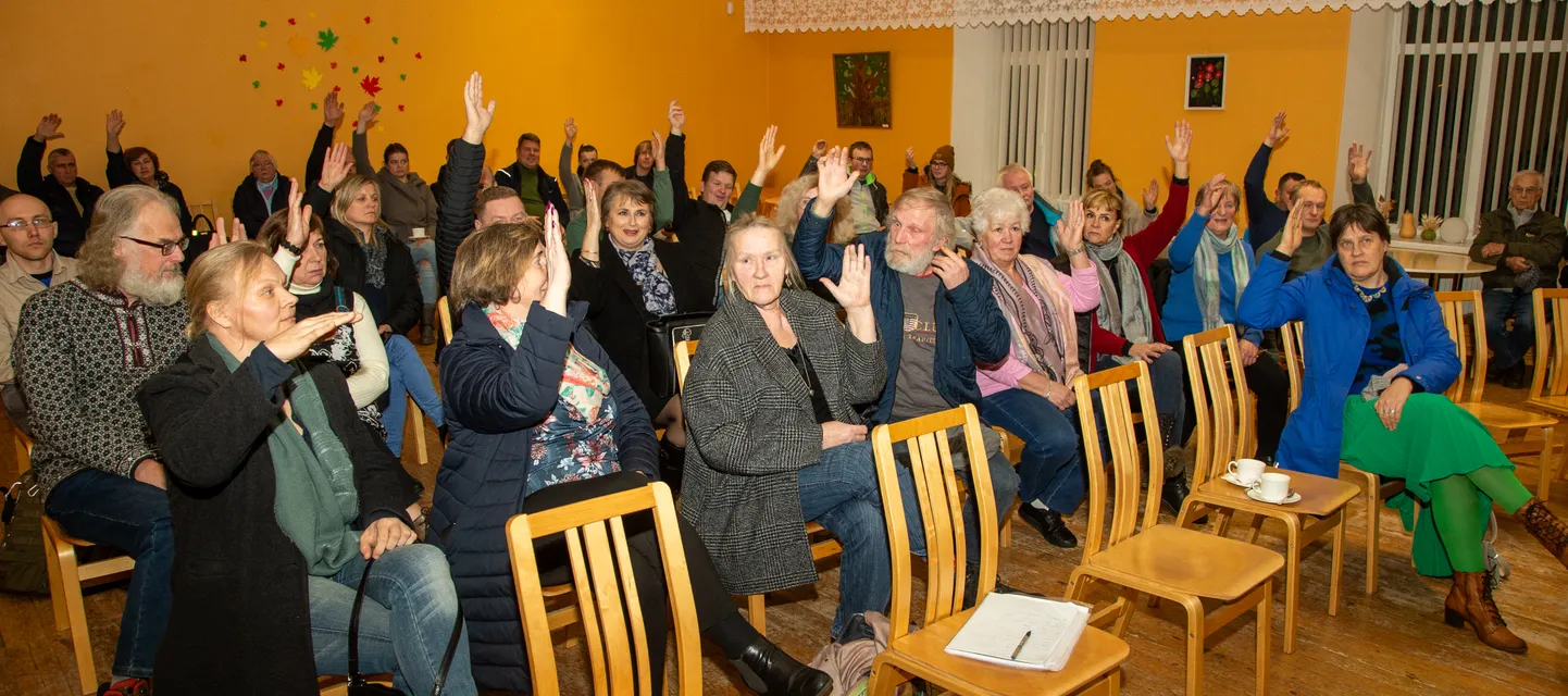 Need käed tõsteti tuumajaama randa ehitamise vastu.