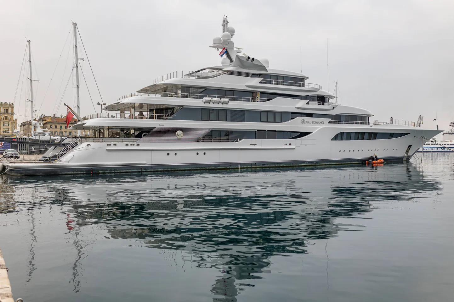 Яхта Royal Romance украинского прокремлевского олигарха Виктора Медведчука в марте этого года в Риеке, Хорватия.
