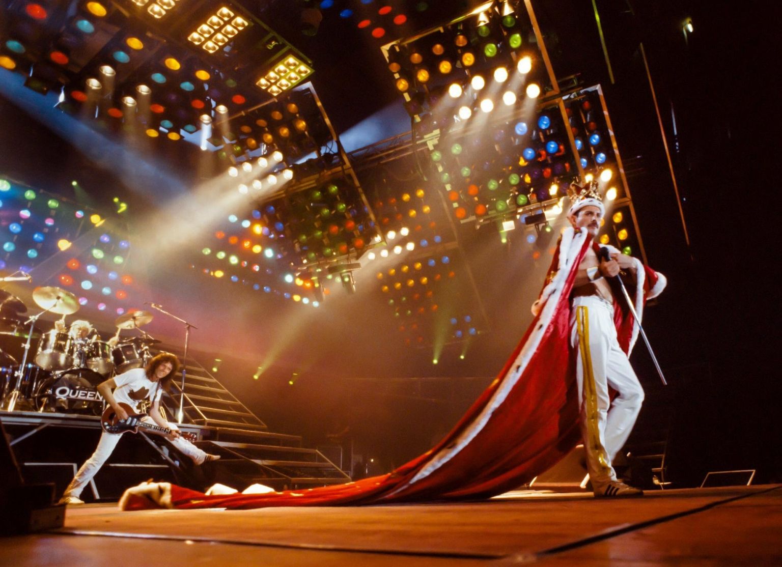 «God Save the Queen». Freddie Mercury viimane kontsert 9. augustil 1986 Knebworthis.