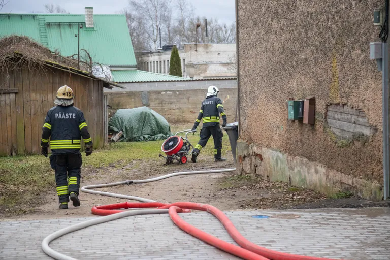 Vingugaasi mürgitusega mees viidi haiglasse.