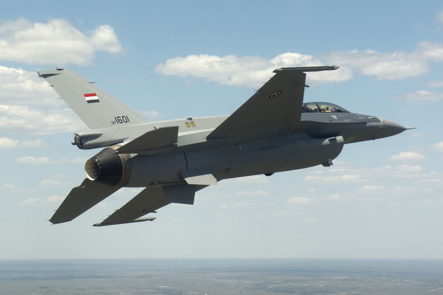 Iraagi tarbeks ehitatud F-16 hävitaja.
