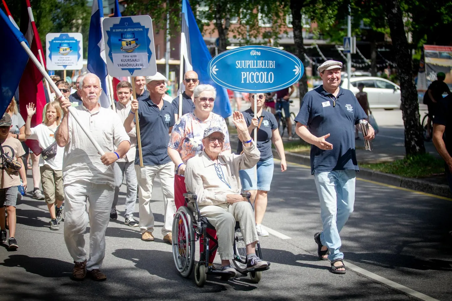 On juba pikk tava, et suupillimuusikud marsivad lippude lehvides läbi suvise Pärnu.