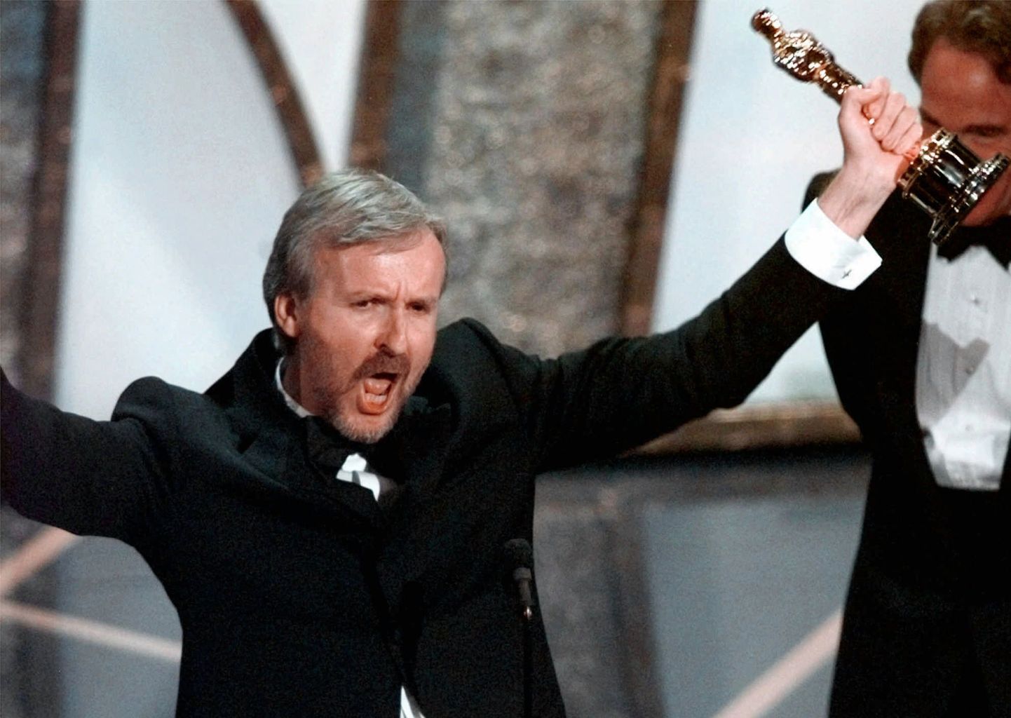 James Cameron sai 1998. aastal parima režissööri Oscari