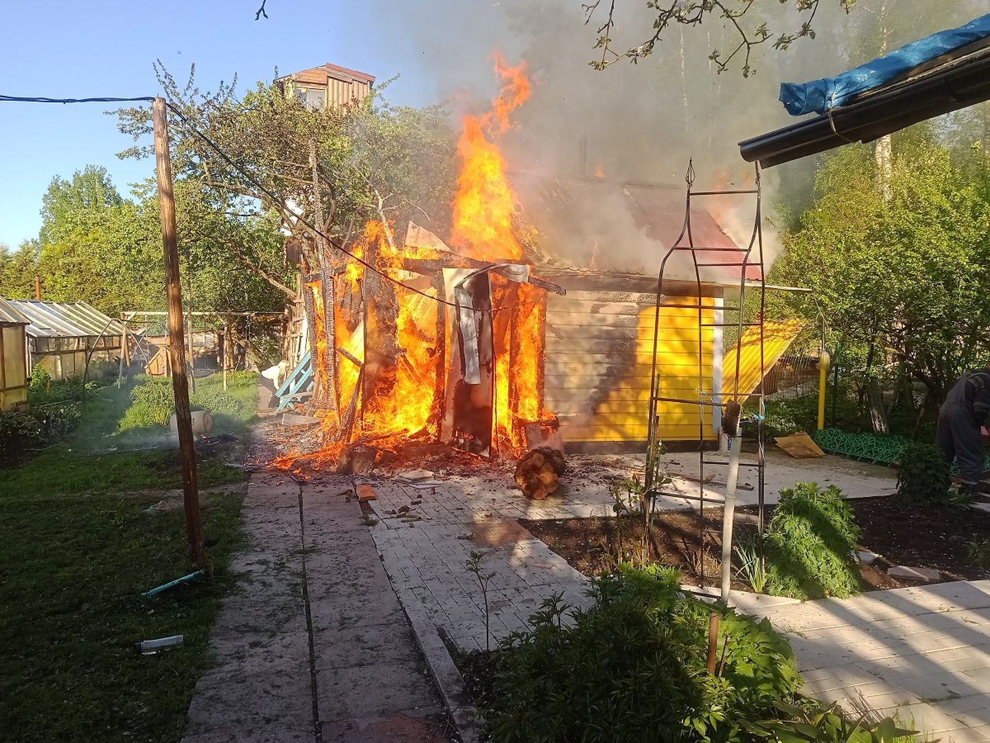 Вечером 27 мая огонь охватил баню на нарвской улице Туле.