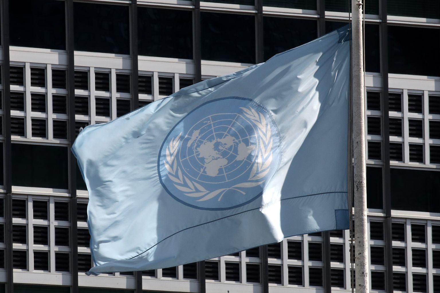 ÜRO lipp organisatsiooni peakorteri ees New Yorgis.