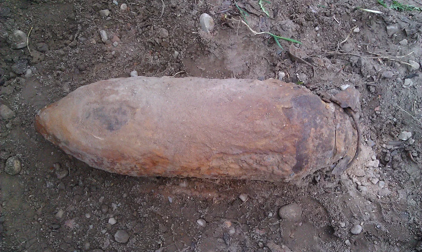 Võru vallas Verijärve külas leitud lennukipomm.