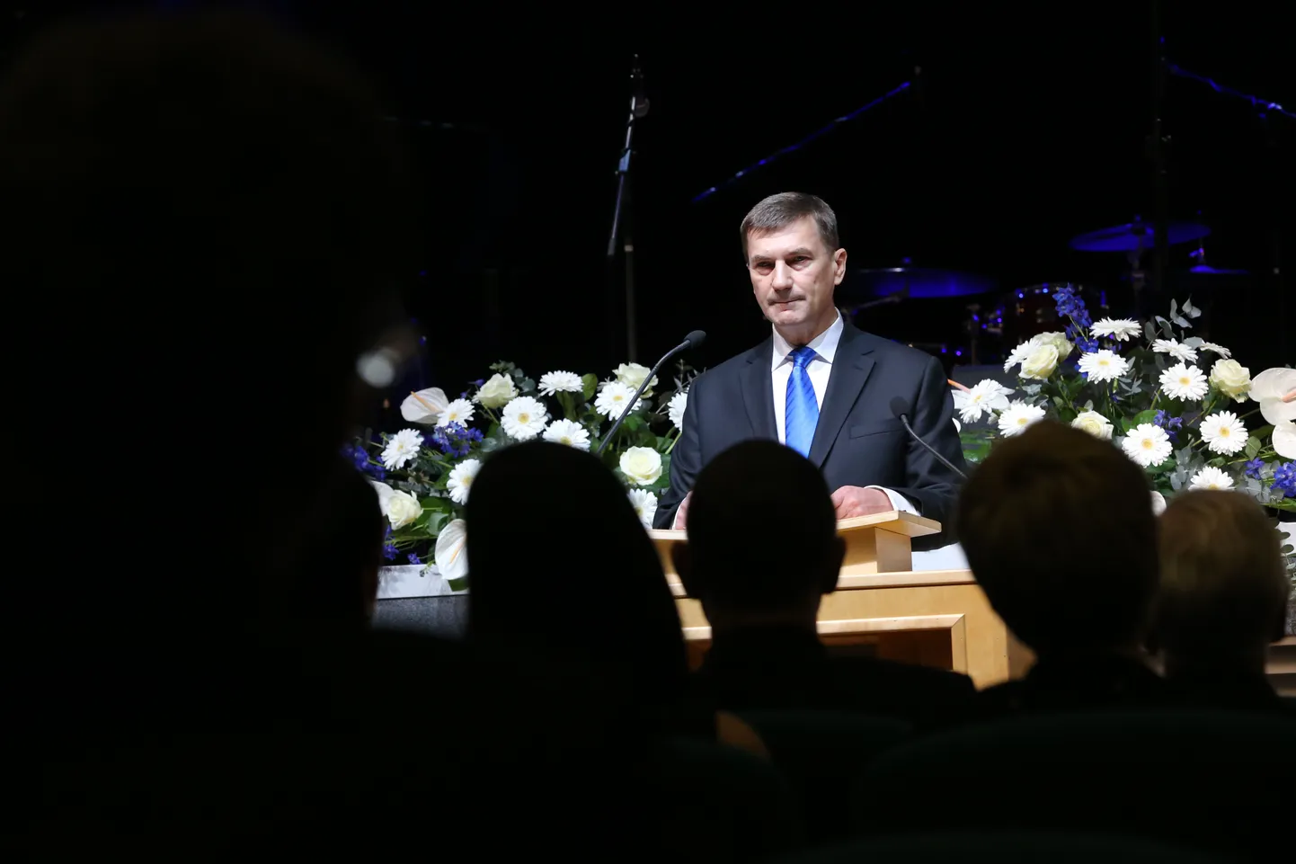 Euroopa Parlamenti kandideeriv Andrus Ansip toetab samasooliste kooseluseaduse vastuvõtmist.