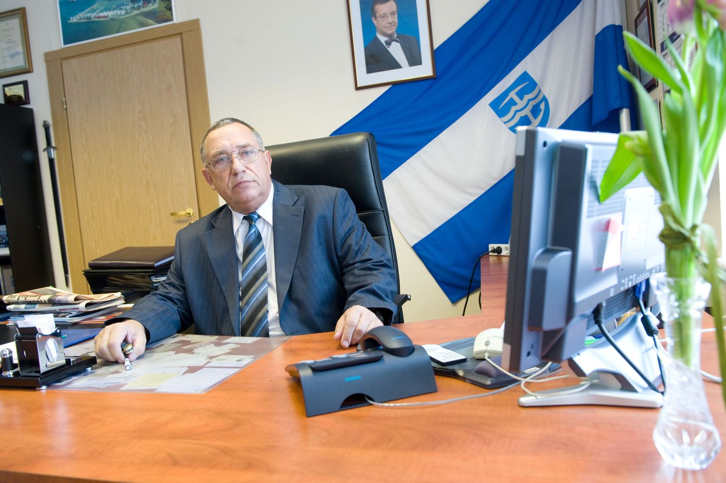 Maardu linnapea Georgi Bõstrov on valmis oma senise kabineti Brüsseli oma vastu vahetama.