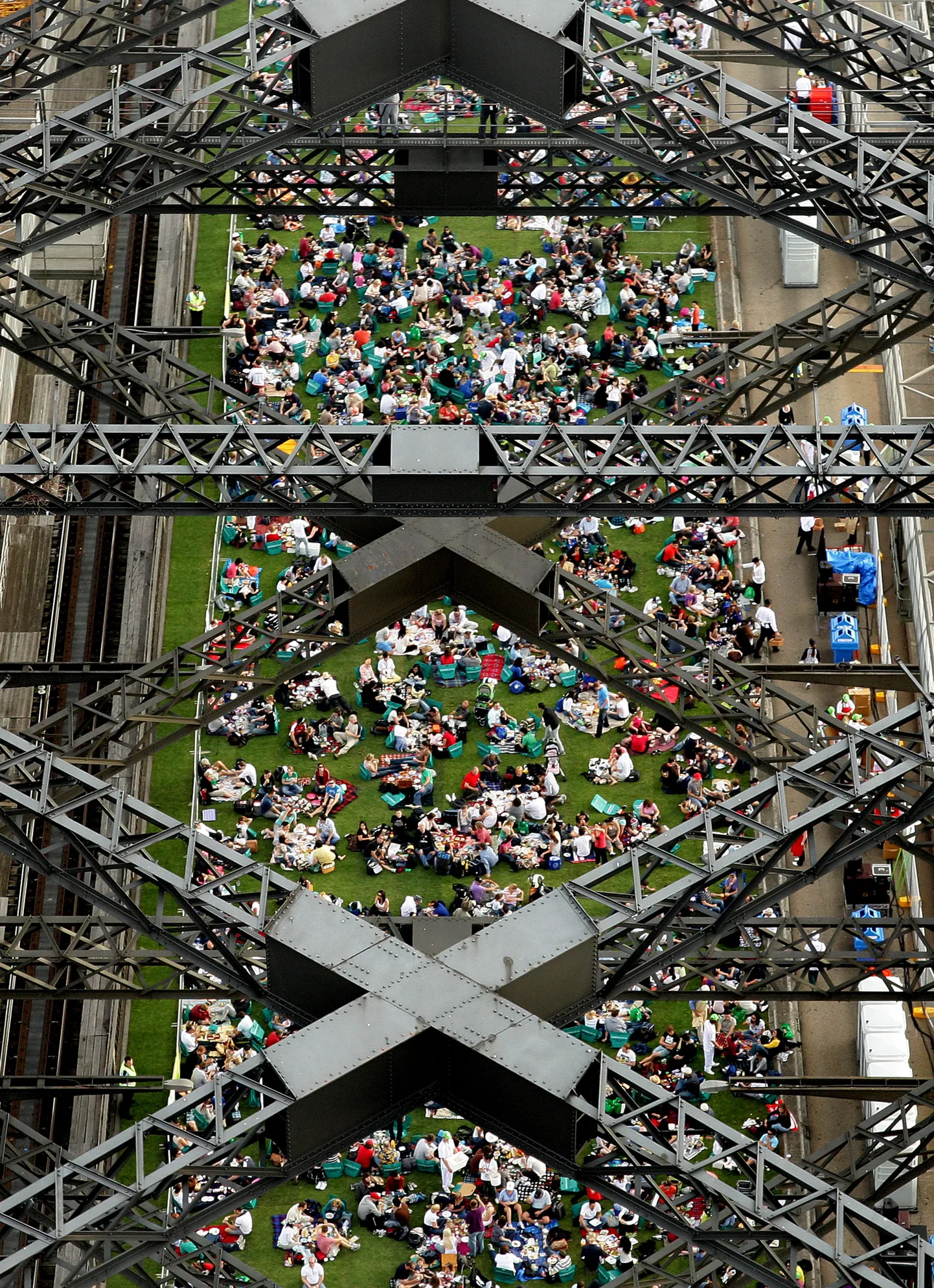 Piknik Sydney Harbour Bridge`il
