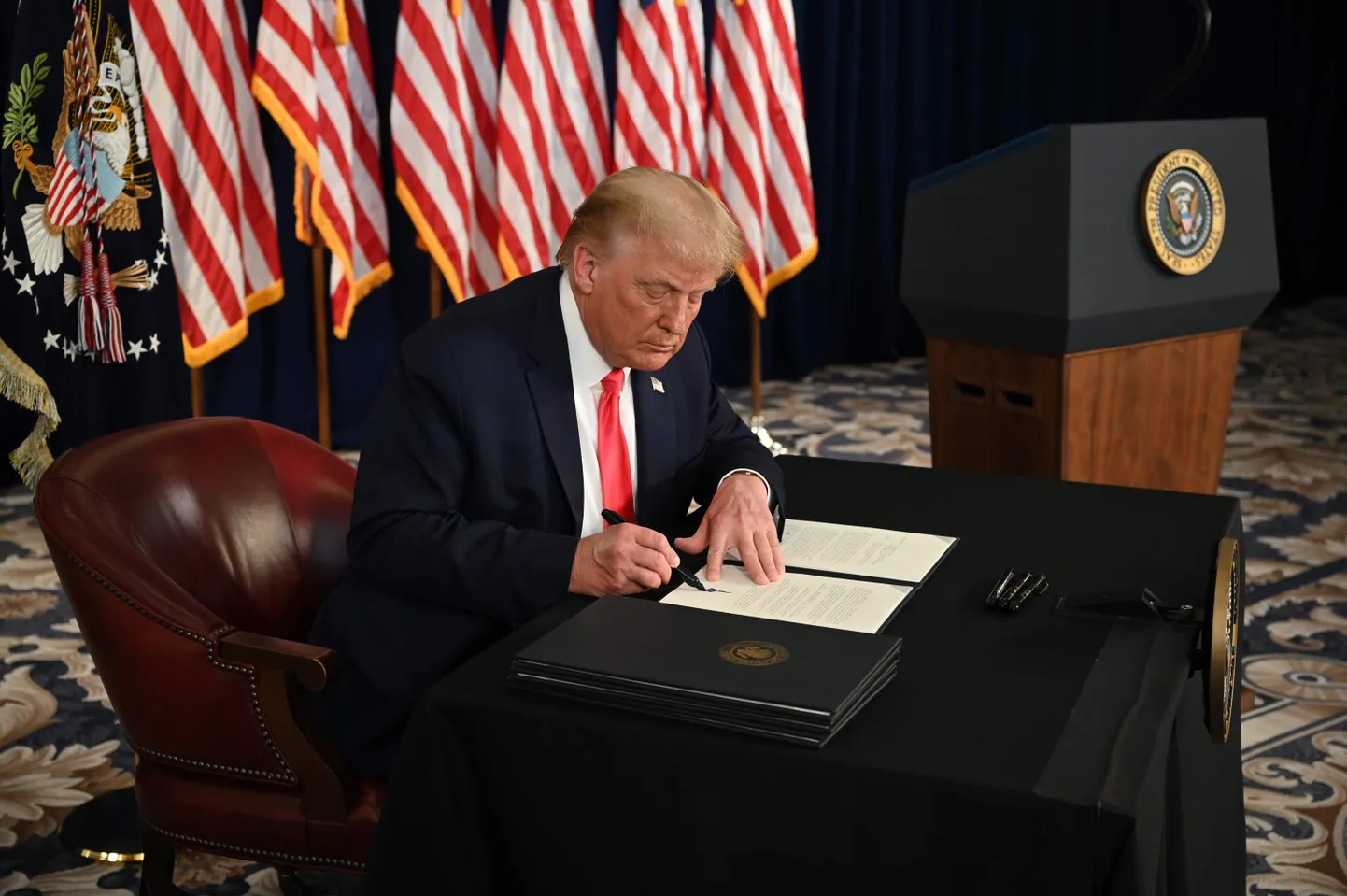 President Donald Trump allkirjastas Bedminsteris määruse.