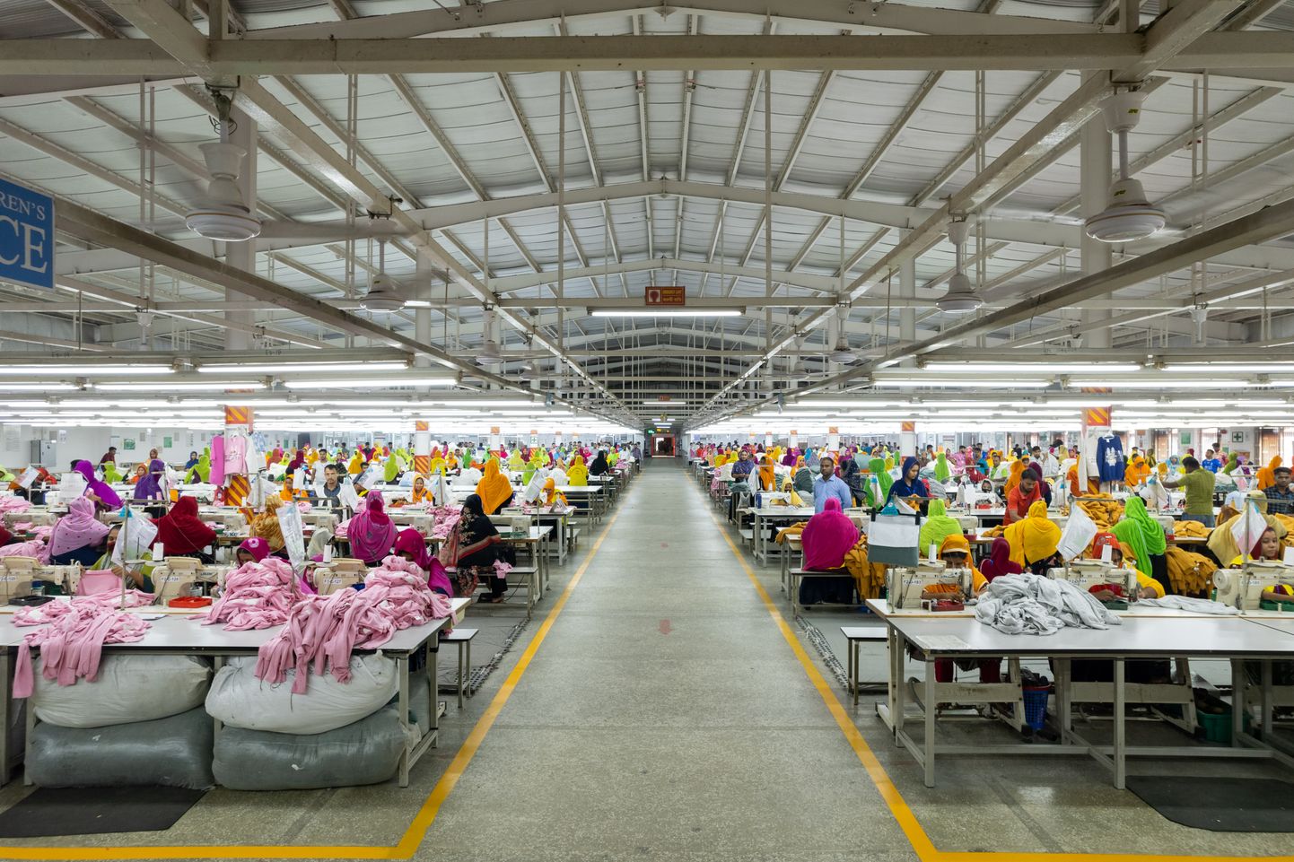 Naised tööl Bangladeshi tekstiilitööstuses.