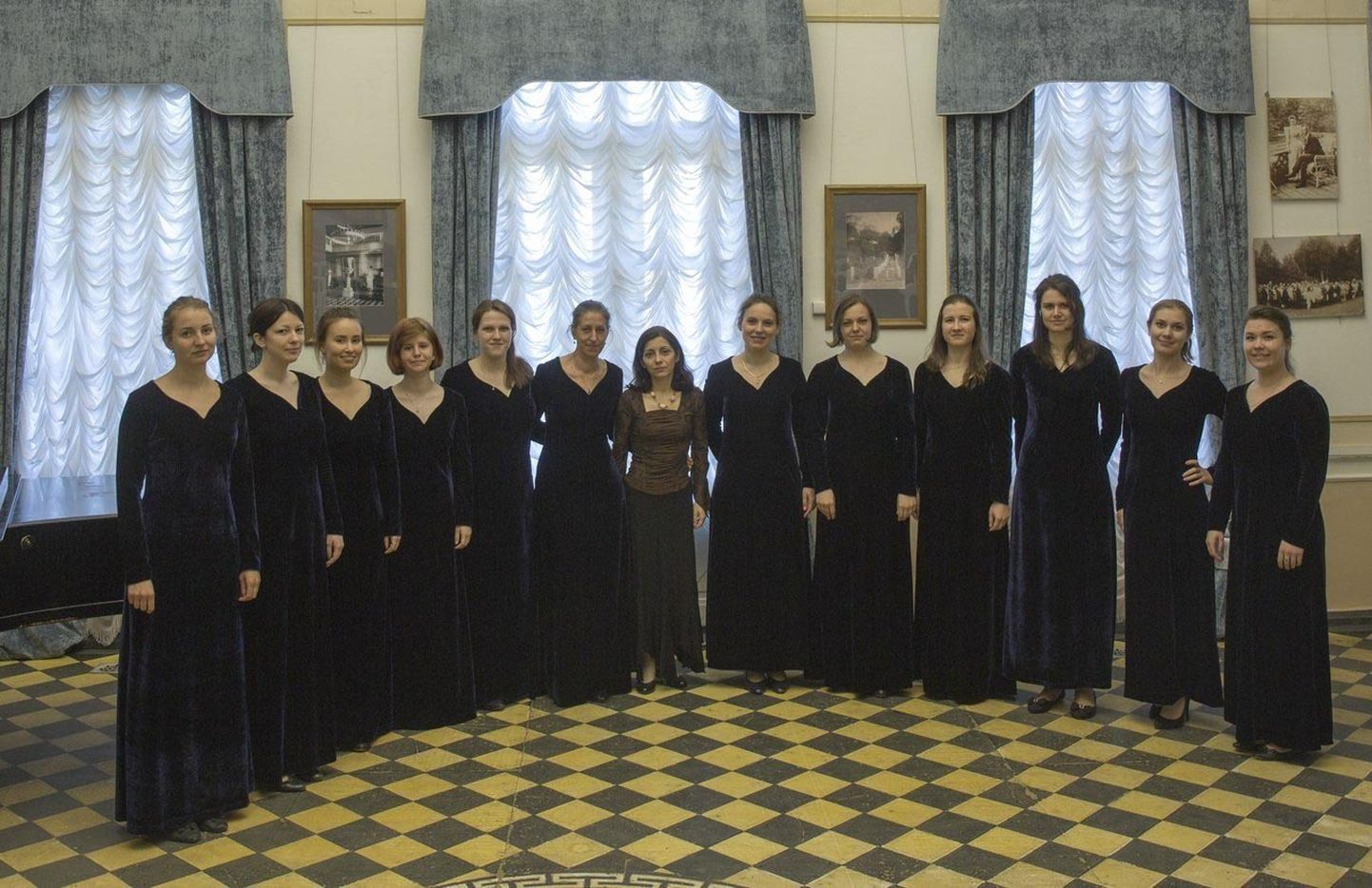 Kammerkoori Istok lauljad on vanuses 18–30 aastat.