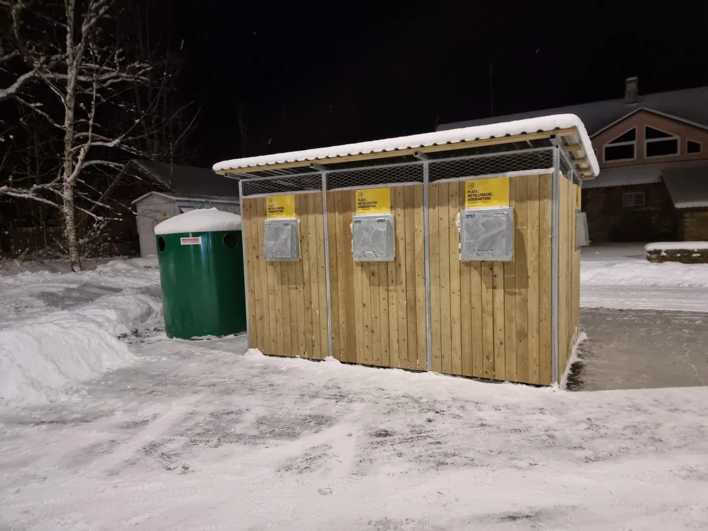 Kadrina keskuse jäätmemaja.