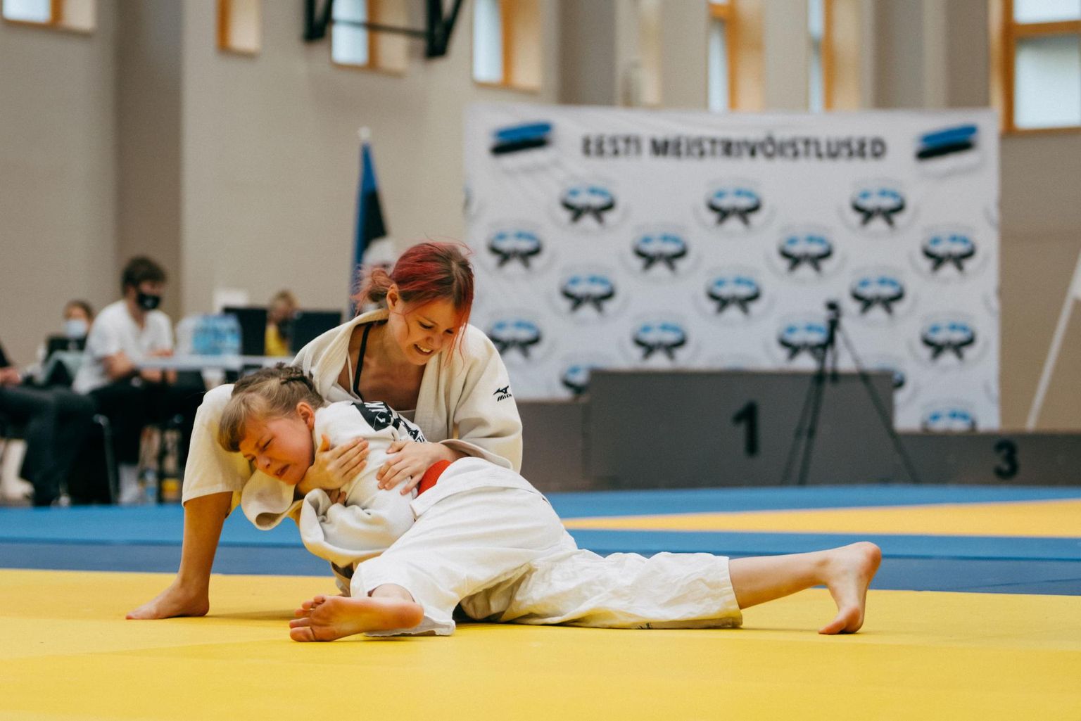 Judokate neljast kullast ühe võitis –40 kg kehakaalus tartlanna Rebeka Liias (tagumine).