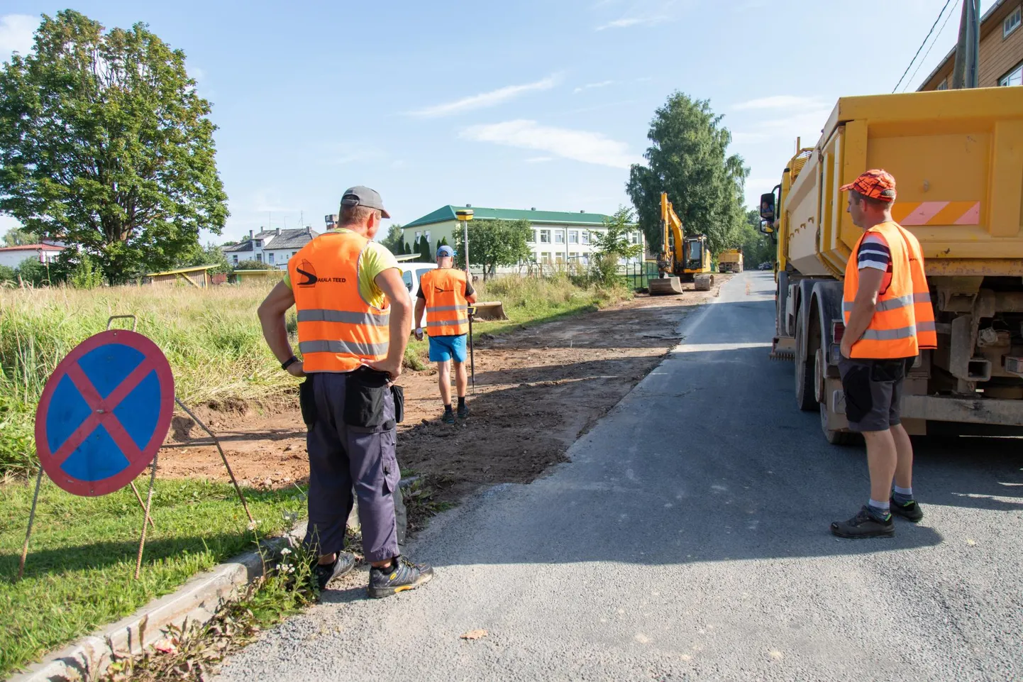Alates tänasest on Vase tänav liiklusele suletud, sest algasid sealse kõnnitee ja sõidukite parkimisriba ehitustööd, mis kestavad 22. septembrini.
