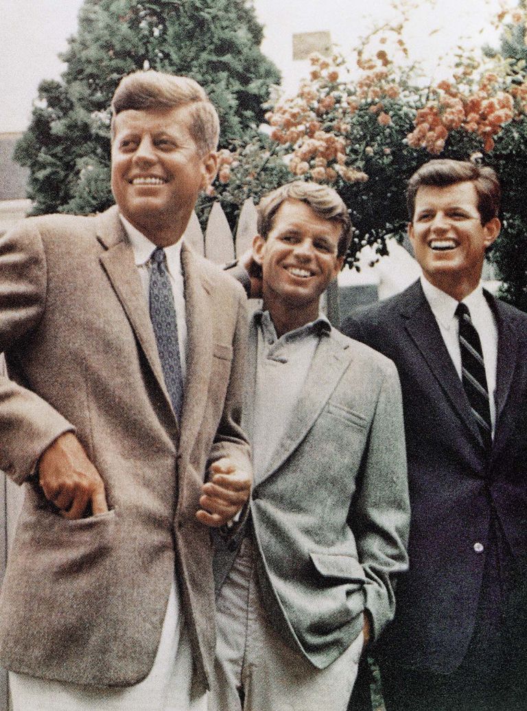  Kõik kolm venda ühel pildil: John F. Kennedy, Robert Kennedy, ja Ted Kennedy.