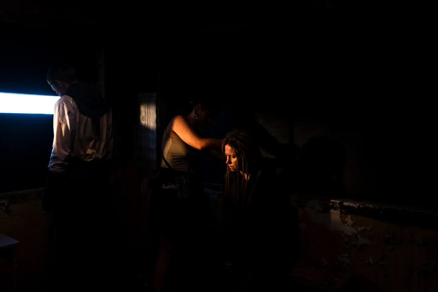 Lühifilmi «Tabamata kõla» osades on Sergo Vares, Katariina Unt ja Jarmo Reha.