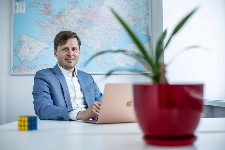 Haridusinnovatsiooni ettevõtete EdTech eetvedaja Märt Aro hoiatab - võttes lastelt ära nende endi korraldatava mängu, riskime depressioonis noortega tulevikus.