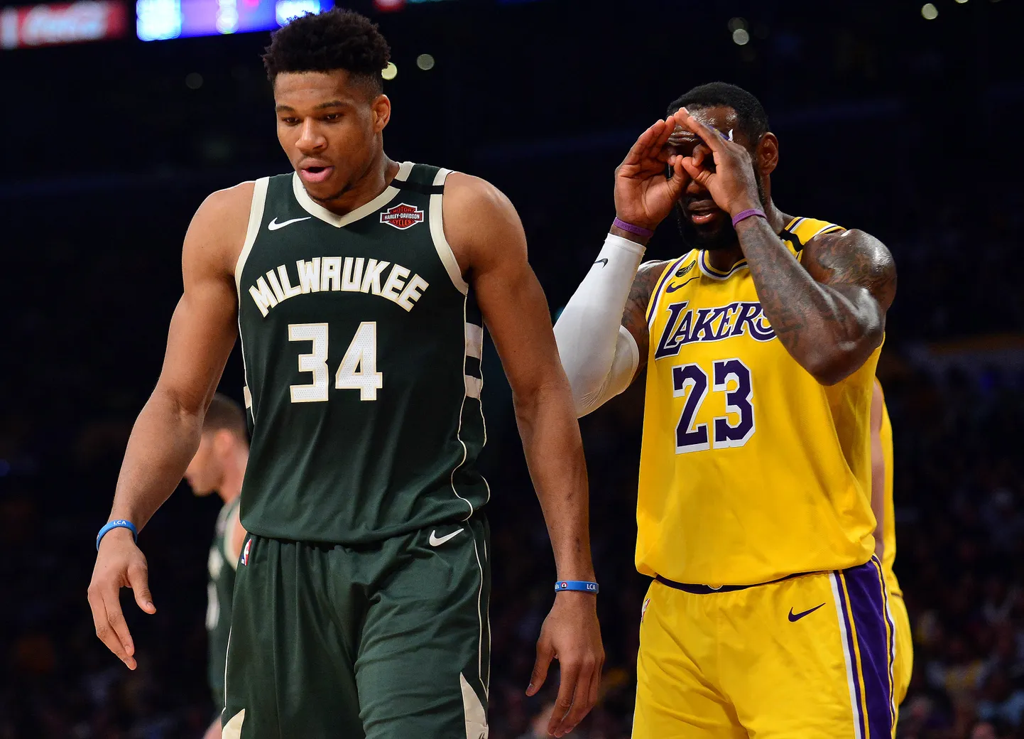 NBA praeguse hetke kaks suurimat favoriiti MVP autasule - Giannis Antetokounmpo vasakul ja LeBron James paremal.