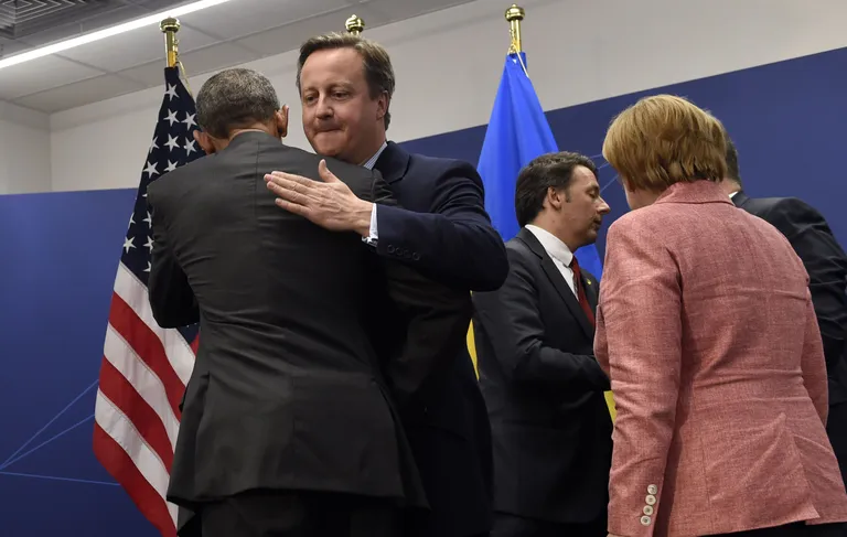 Varssavis sattus Obama ka peagi ametist lahkuva Briti peaministri David Cameroni embusse. Foto: Scanpix