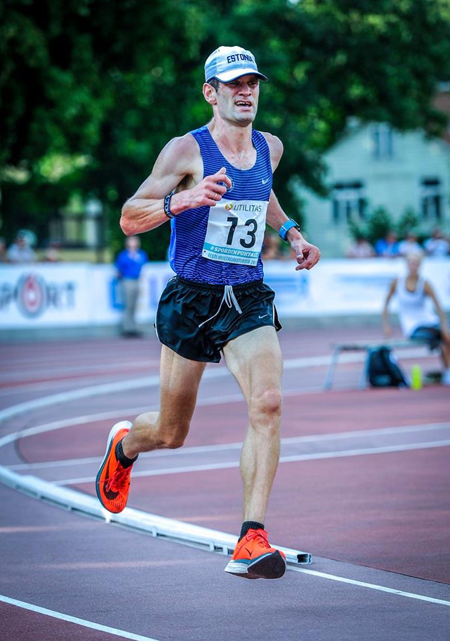 Tiidrek Nurme maratonil jooksmas.