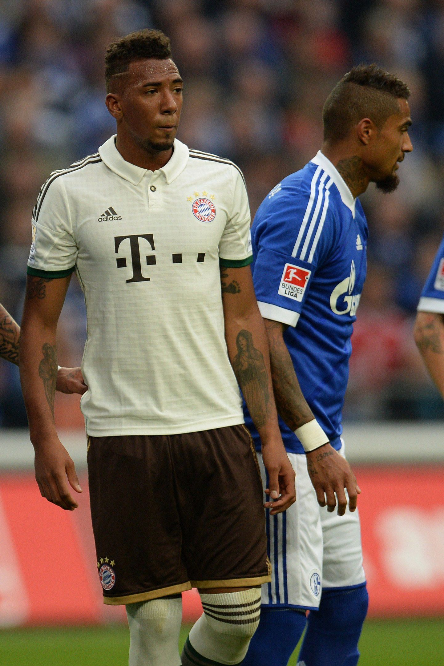 Müncheni Bayerni mängumees Jerome Boateng (vasakul) ja Schalke ridades palliv Kevin Prince Boateng saavad omavahel madistada ka Bundesligas.
