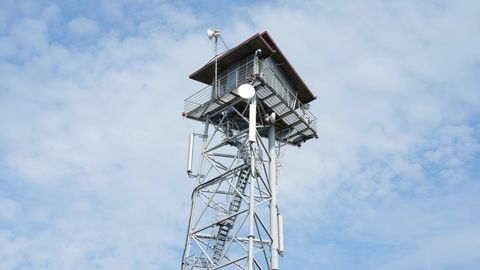 Ludzas novadā aptur busiņu ar 21 nelegālo migrantu