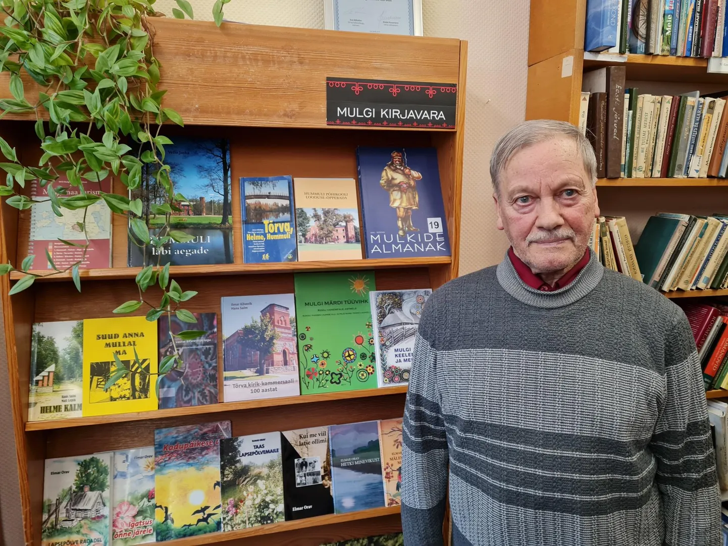 Kahessakümneaastene Orava Elmar om saa-aastesen Ummuli raamatukogun ammatin ollu üle 53 aaste.