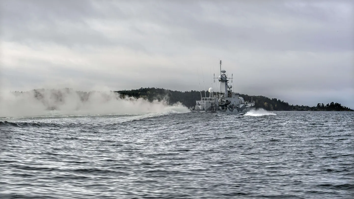 Rootsi mereväe korvett HMS Stockholm võõra veealuse tegevuse kindlakstegemisel.