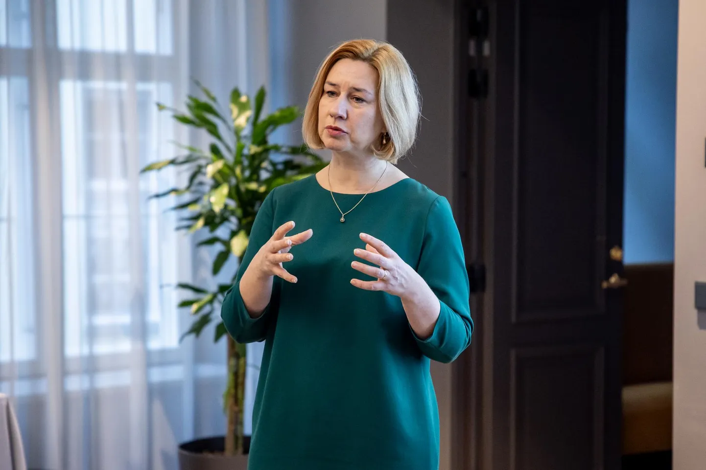 Parempoolsete esimees Lavly Perling avaldas lootust, et suveks on erakond üles ehitanud Lääne-Virumaa piirkonnaorganisatsiooni.