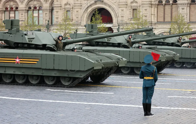 Venemaa tankid T-14 Armata sõitmas Moskva Punasel väljakul tänavuse võidupüha sõjaväeparaadi ajal.