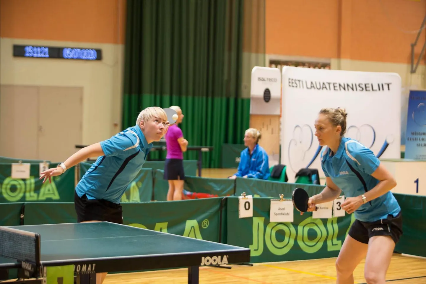Aseri lauatennisenaiskonnas langes suurem koormus nende kahele liidrile, Reelica Hansonile (vasakul) ja Tatjana Tšistjakovale.