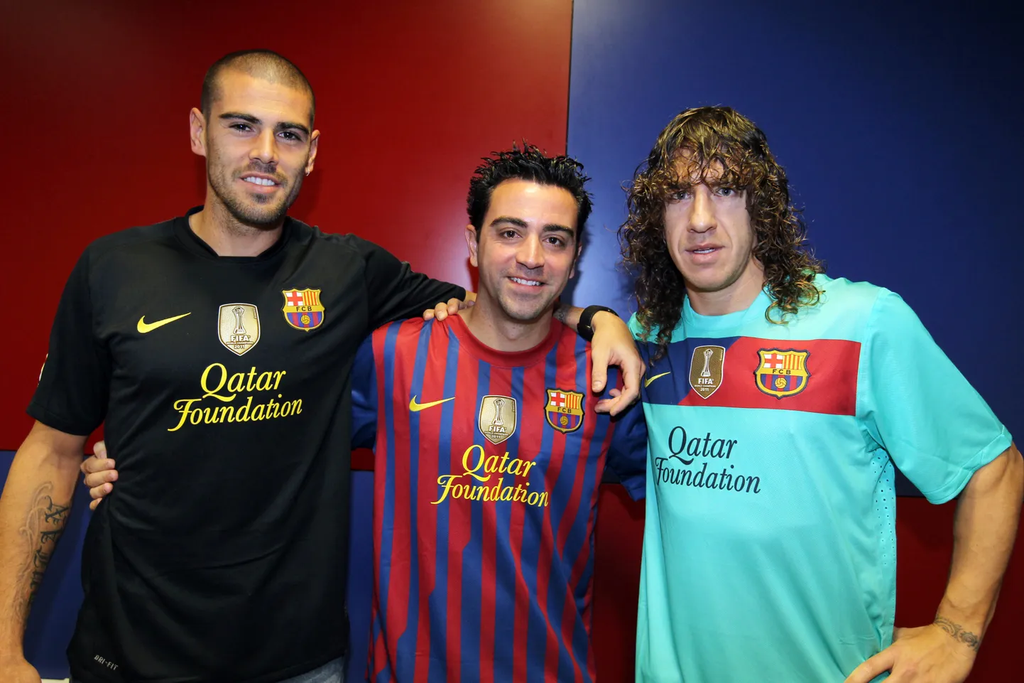 Vasakult Victor Valdes, Xavi, Carles Puyol.