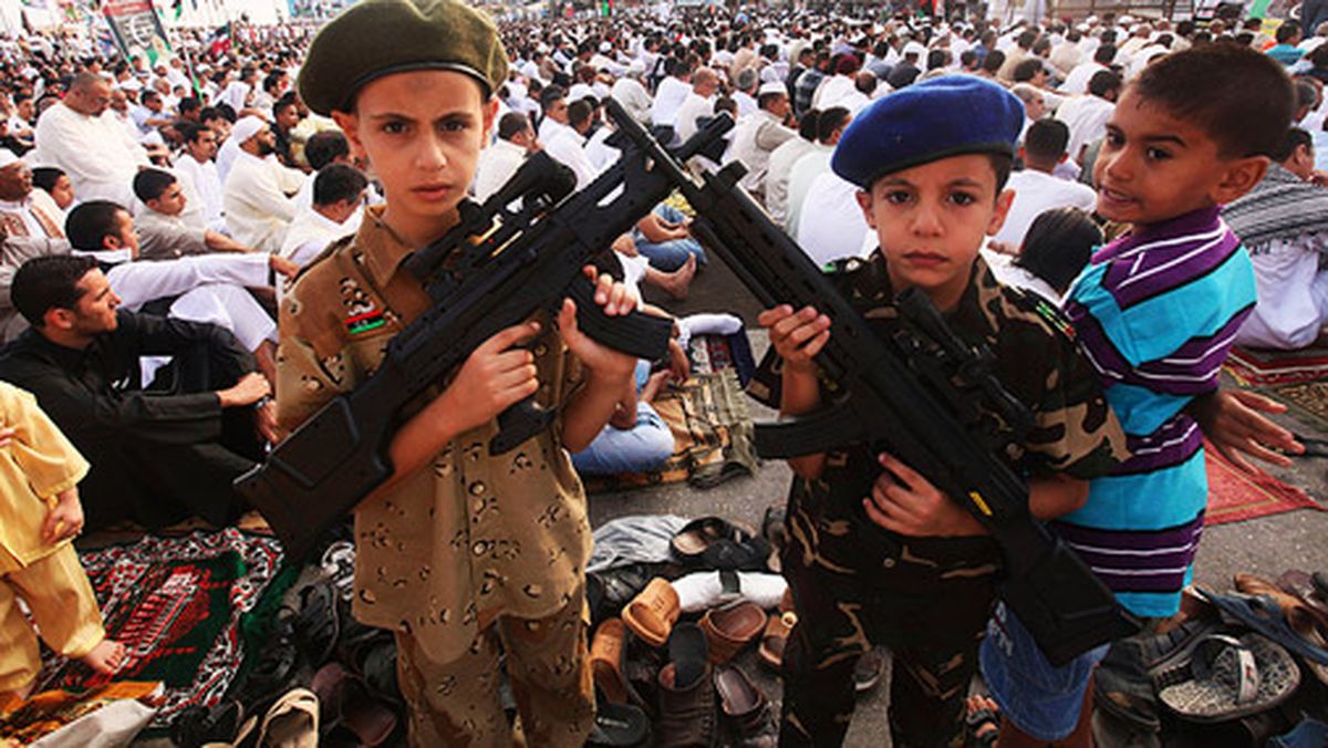 Puikas ar ieročiem Lībijā